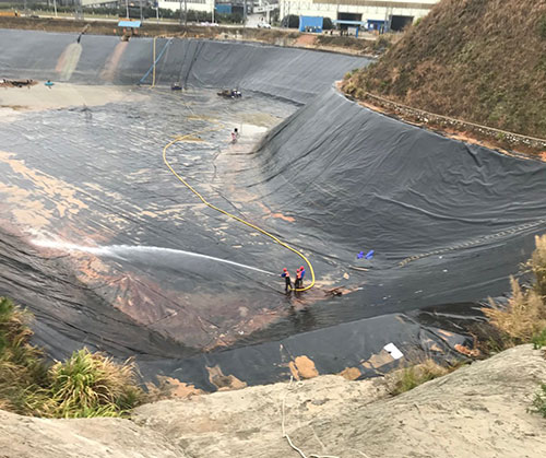 五通桥废水池清理